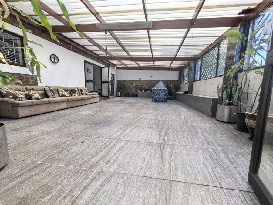 5 Bedroom Property for Sale in Crawford Western Cape